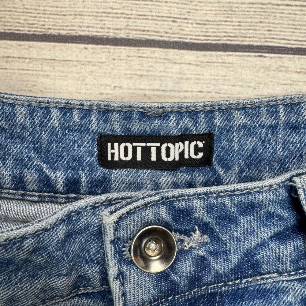 Hot Topic Women High Waisted Jean Shorts Blue Rhinestone Star Embellished Size 9 - Picture 3 of 7